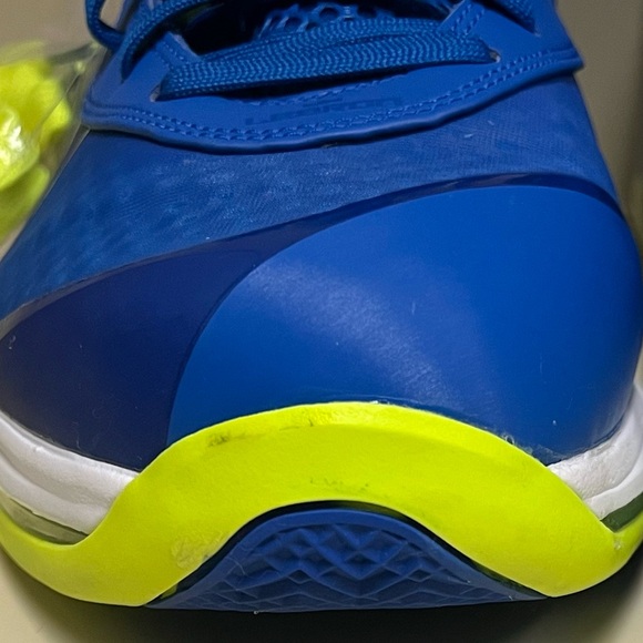 Nike Lebron 8 V/2 Low Blue & Volt Sneakers, Size 15 - Picture 13 of 13